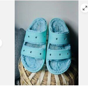 Crocs Classic Cozzzy Sandals Women's Size 10M Slide Teal Faux Fur Comfort
